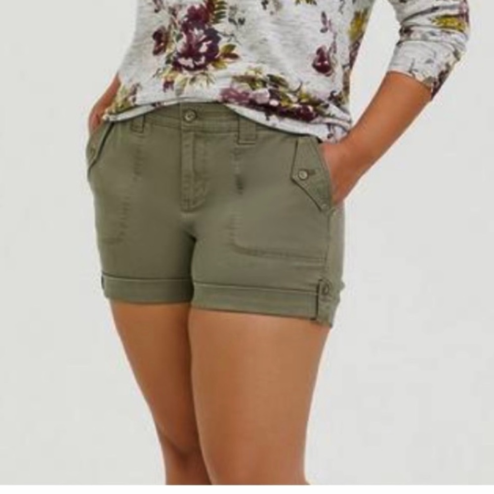 Torrid mid rise cuffed shorts